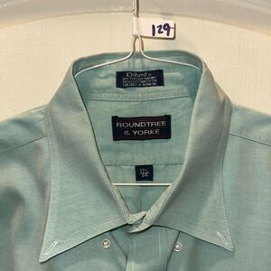 Dress Shirt Pinpoint Cotton Roundtree & York. 17 1/2 - 34